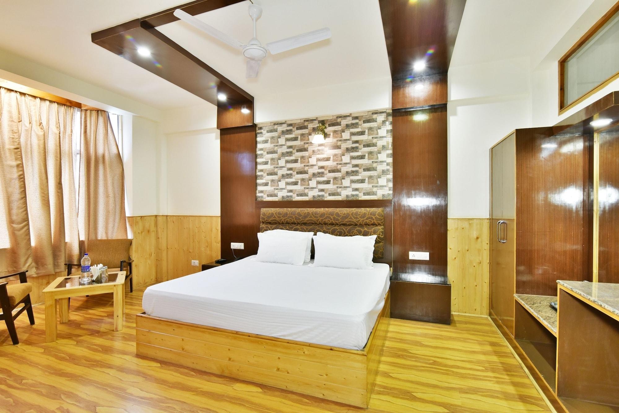 Hotel Devlok Manāli エクステリア 写真