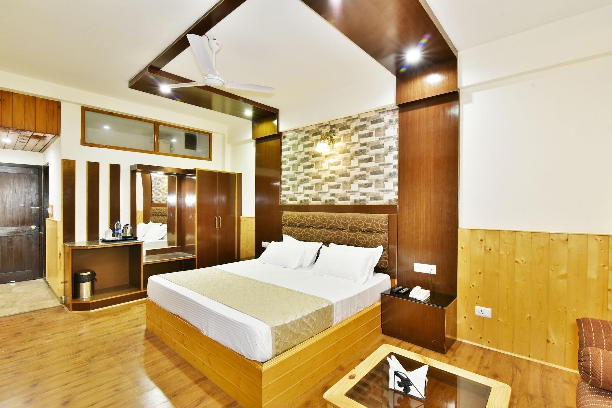 Hotel Devlok Manāli エクステリア 写真